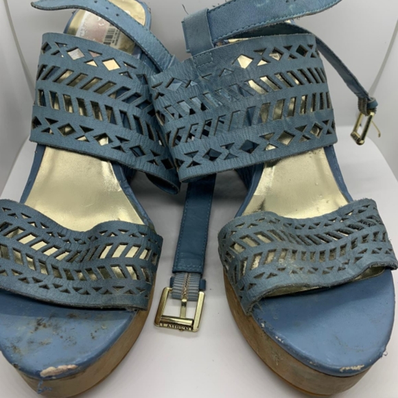 Wedge - Picture 3 of 3